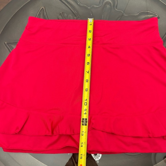 Vibrant Fushia Women's Skort ACG Medium. Frill - Picture 2 of 5